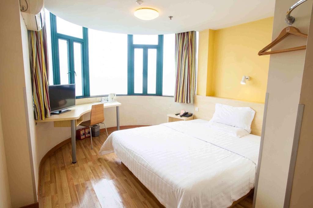 7Days Inn Jingmen Huyaguan Værelse billede