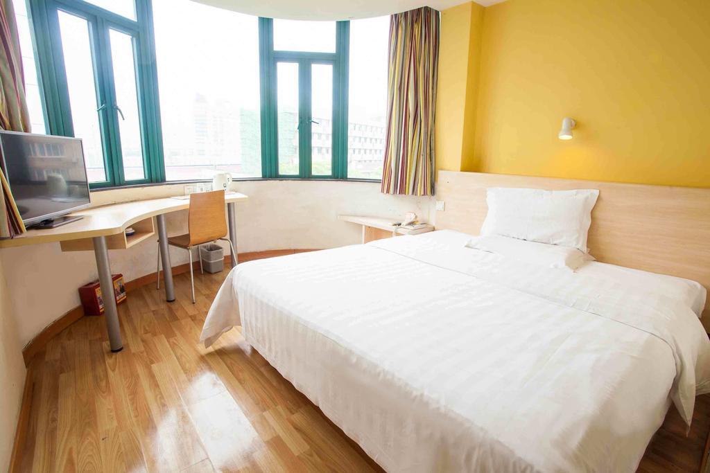 7Days Inn Jingmen Huyaguan Værelse billede